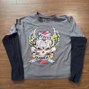 Gray Long Sleeve Skull Graphic Tee